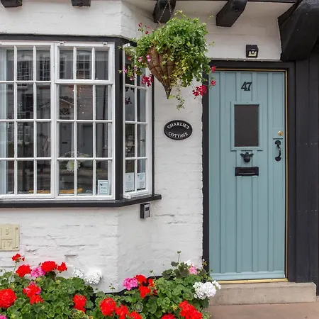 Charlie'S Cottage Ludlow Exterior photo